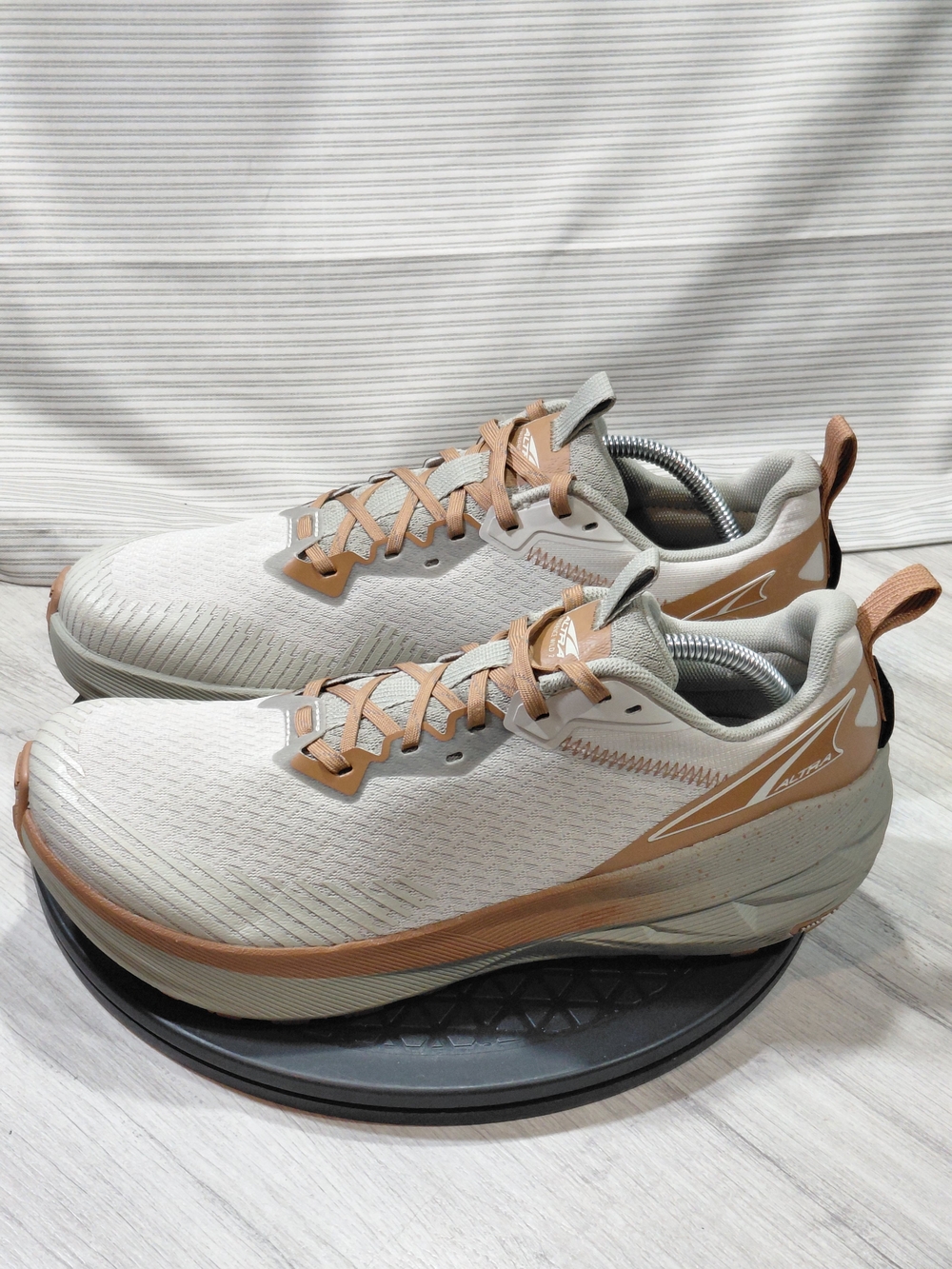 NEW ALTRA Men Experience Wild Trail 2 Trail Running Shoes Taupe White SIZE M10.5